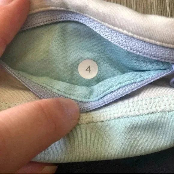 Lululemon blue Cropped Capri Legging size 4 - Picture 7 of 12